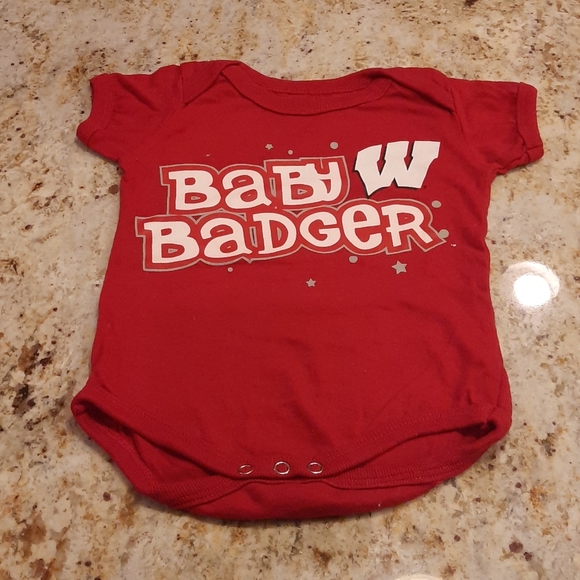Badger onesie 3-6 month - Picture 1 of 1